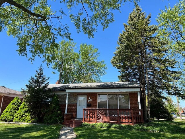 property at 30014 Lonnie Dr