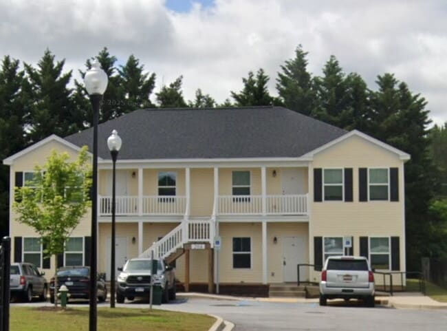 200 Walnut Hill Dr