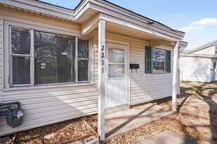2211 Barbell Ln in Fort Worth, TX - Building Photo