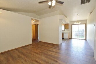978 Johnson Dr in Middleton, ID - Building Photo - Building Photo