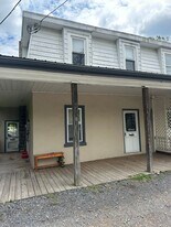 3424 New Holland Rd in Mohnton, PA - Building Photo