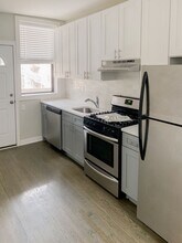 5061 N Damen Ave, Unit 5059-2E in Chicago, IL - Building Photo - Building Photo