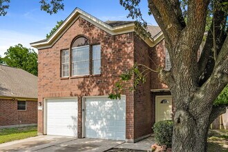 8710 High Mountain Dr in Houston, TX - Building Photo - Building Photo
