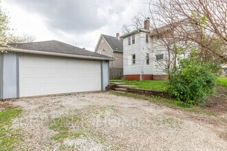 1000 Clarendon Ave SW in Canton, OH - Building Photo - Building Photo