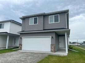 4951 37th Ave S in Fargo, ND - Building Photo