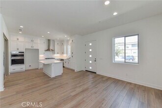 162 Pattern in Irvine, CA - Building Photo - Building Photo