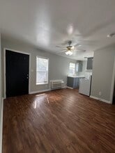 2411 S Fraser St, Unit 2-Bedroom in Georgetown, SC - Foto de edificio - Building Photo