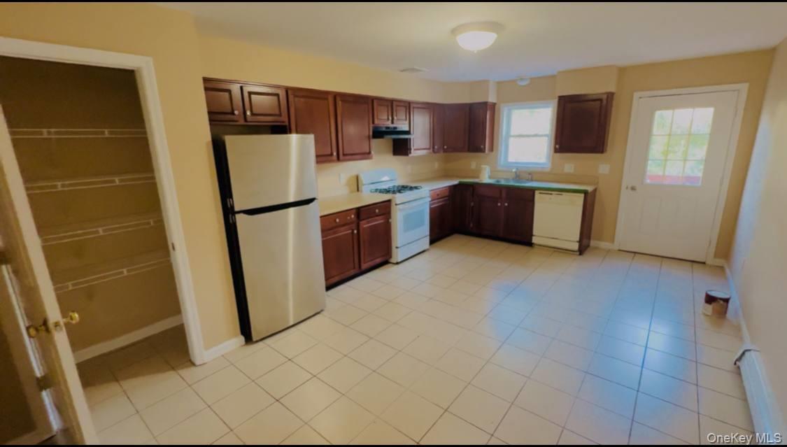 50 Moultrie Ave in Yonkers, NY - Building Photo