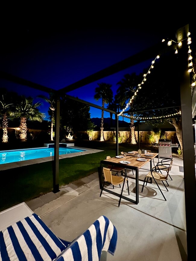 68245 Empalmo Rd in Cathedral City, CA - Building Photo - Building Photo