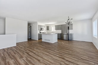 915 Blair Cir in Brainerd, MN - Building Photo - Building Photo