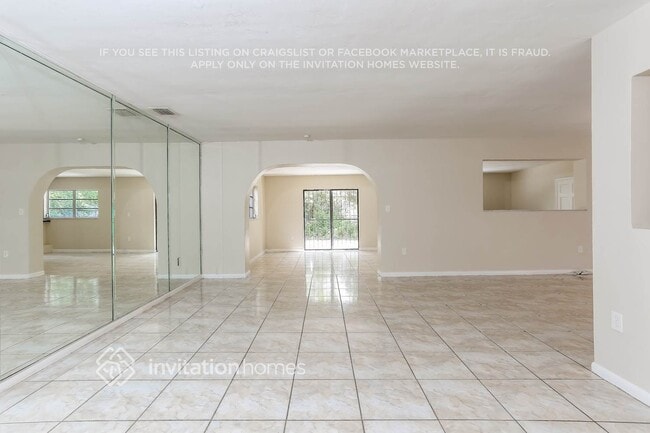 1270 NW 196th St in Miami, FL - Building Photo - Building Photo