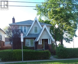 192 Shepherd St E in Windsor, ON - Building Photo - Building Photo