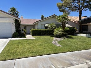 137 Weatherstone Dr in Henderson, NV - Foto de edificio - Building Photo