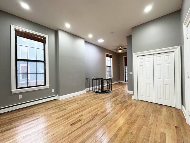 property at 23 Charter Oak Pl