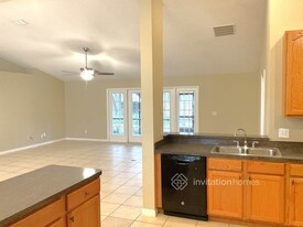 1461 Maple Leaf Ln in DeLand, FL - Building Photo - Building Photo