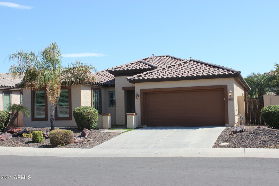 4821 S White Pl in Chandler, AZ - Foto de edificio