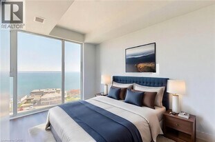 370 Martha St in Burlington, ON - Building Photo