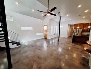 607 Peacock Ln in Austin, TX - Building Photo - Building Photo