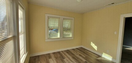 2203 Broad St in Wichita Falls, TX - Foto de edificio - Building Photo