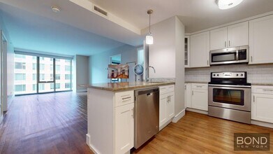 237 E 34th St in New York, NY - Building Photo - Building Photo
