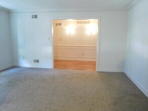 2133 Cranbrook Dr in Germantown, TN - Foto de edificio - Building Photo