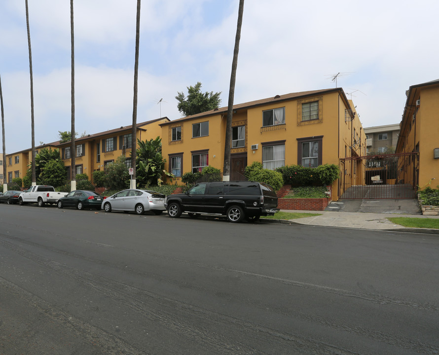 350 S Mariposa Ave in Los Angeles, CA - Foto de edificio