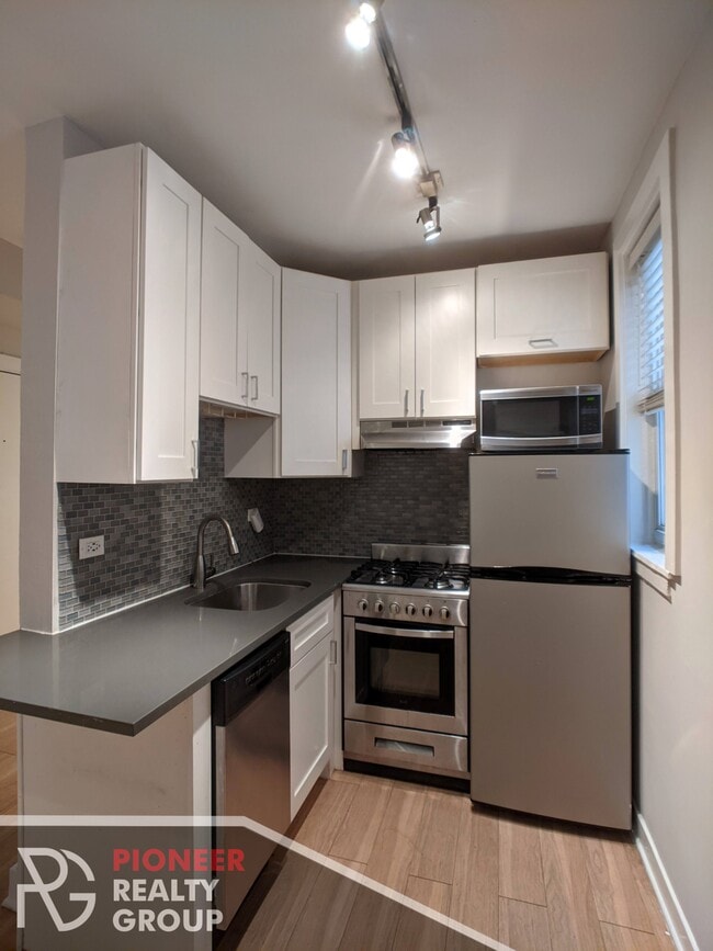 517 W Belmont Ave, Unit 23