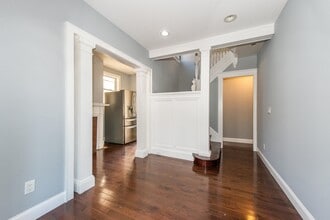 894 Avenue C in Bayonne, NJ - Building Photo - Building Photo