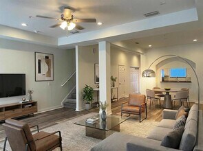 4627 Legacy Park Dr in Tampa, FL - Building Photo - Building Photo