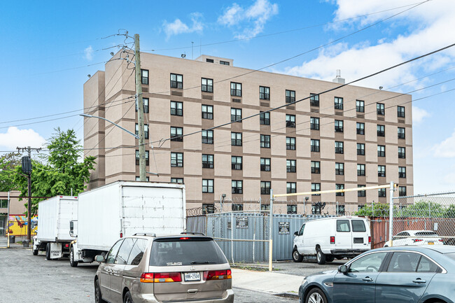 175-21 149th Ave in New York, NY - Building Photo - Building Photo