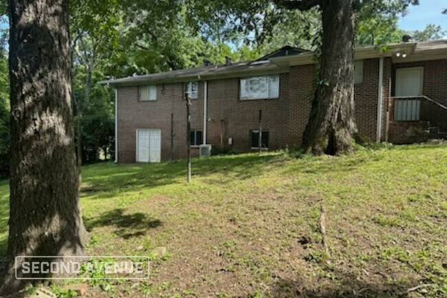 957 Hickory Cir in Birmingham, AL - Building Photo - Building Photo