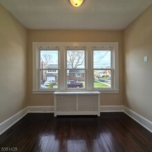 271 Newark Ave in Union, NJ - Foto de edificio - Building Photo