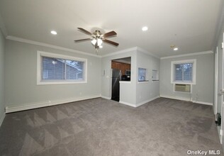 54 Horseblock Rd, Unit 54-4A in Centereach, NY - Building Photo - Building Photo