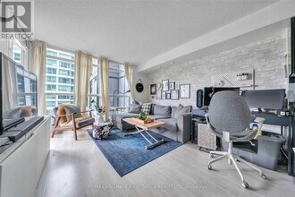 19 Singer Ct in Toronto, ON - Building Photo - Building Photo