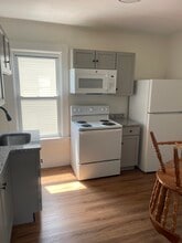 136 Campbell St, Unit 2 in New Bedford, MA - Building Photo - Building Photo