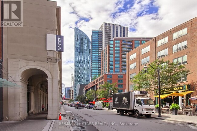 8-4708 The Esplanade in Toronto, ON - Building Photo - Building Photo