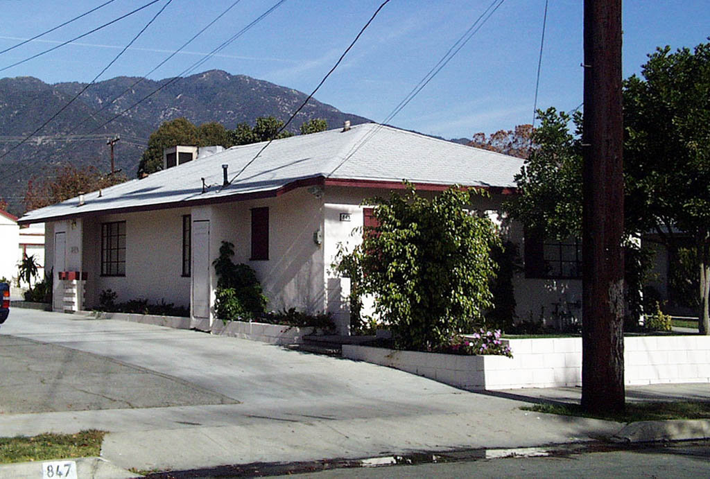 843 W Walnut in Monrovia, CA - Building Photo