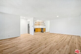 9000 Clifton Wy in Beverly Hills, CA - Building Photo - Building Photo