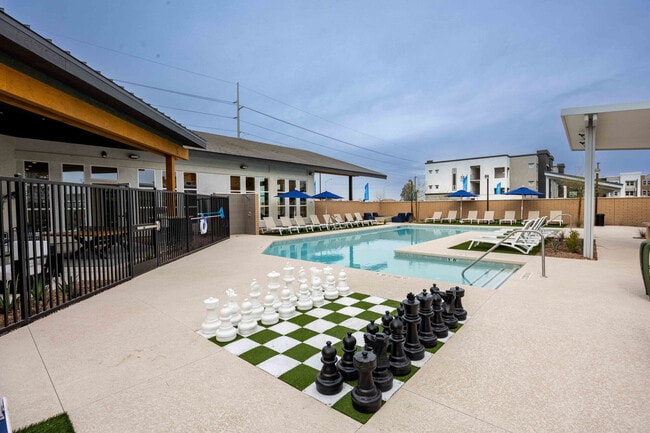 Ascend Symmetry at Cadence in Henderson, NV - Foto de edificio - Building Photo