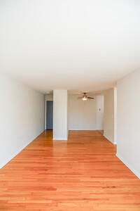 561 W Cornelia Ave, Unit #482 in Chicago, IL - Building Photo - Building Photo