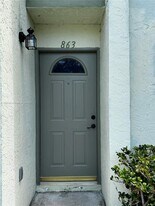 863 Crystal Lake Dr in Pompano Beach, FL - Building Photo