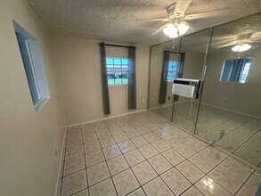 390 W Cocoa Beach Causeway in Cocoa Beach, FL - Foto de edificio - Building Photo