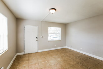 2814 NW 6th St in Pompano Beach, FL - Building Photo - Building Photo