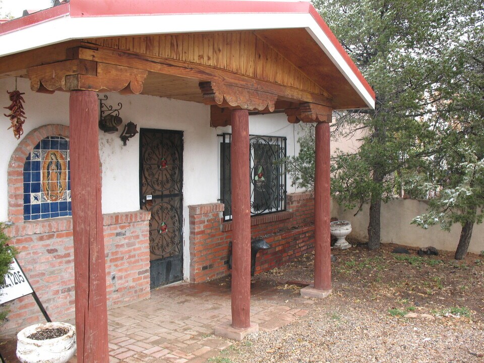 714 Baca St in Santa Fe, NM - Building Photo