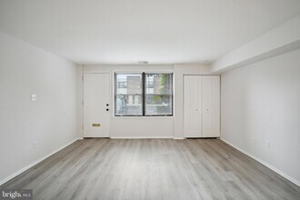 611-15-615 Roxborough Ave, Unit 607A in Philadelphia, PA - Building Photo - Building Photo