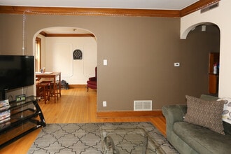 3844 N Bernard St, Unit 2B in Chicago, IL - Foto de edificio - Building Photo