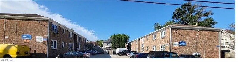 171 Blaview in Norfolk, VA - Building Photo