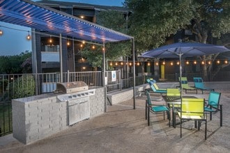 The Henry B in San Antonio, TX - Foto de edificio - Building Photo