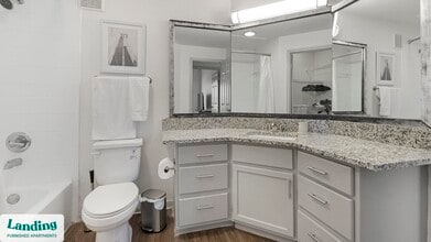 19275 Stone Oak Pkwy, Unit 823 in San Antonio, TX - Foto de edificio - Building Photo