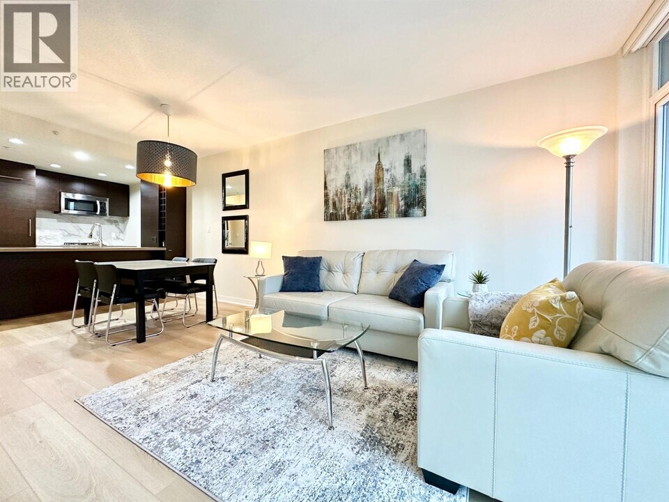 833 Homer St in Vancouver, BC - Building Photo